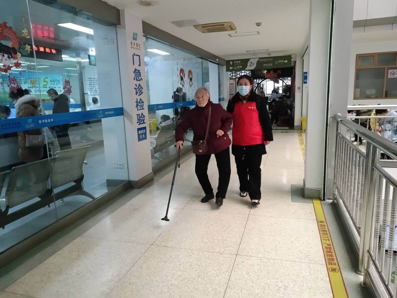 助老暖人心，錦旗表感謝--公交集團(tuán)B3線志愿服務(wù)獲肯定