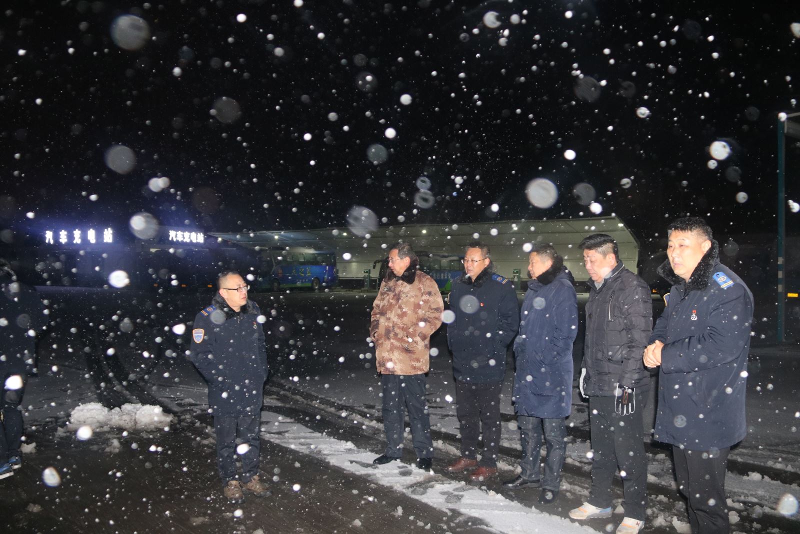 公交集團全力做好雪天應(yīng)急準(zhǔn)備工作 為市民出行保駕護航