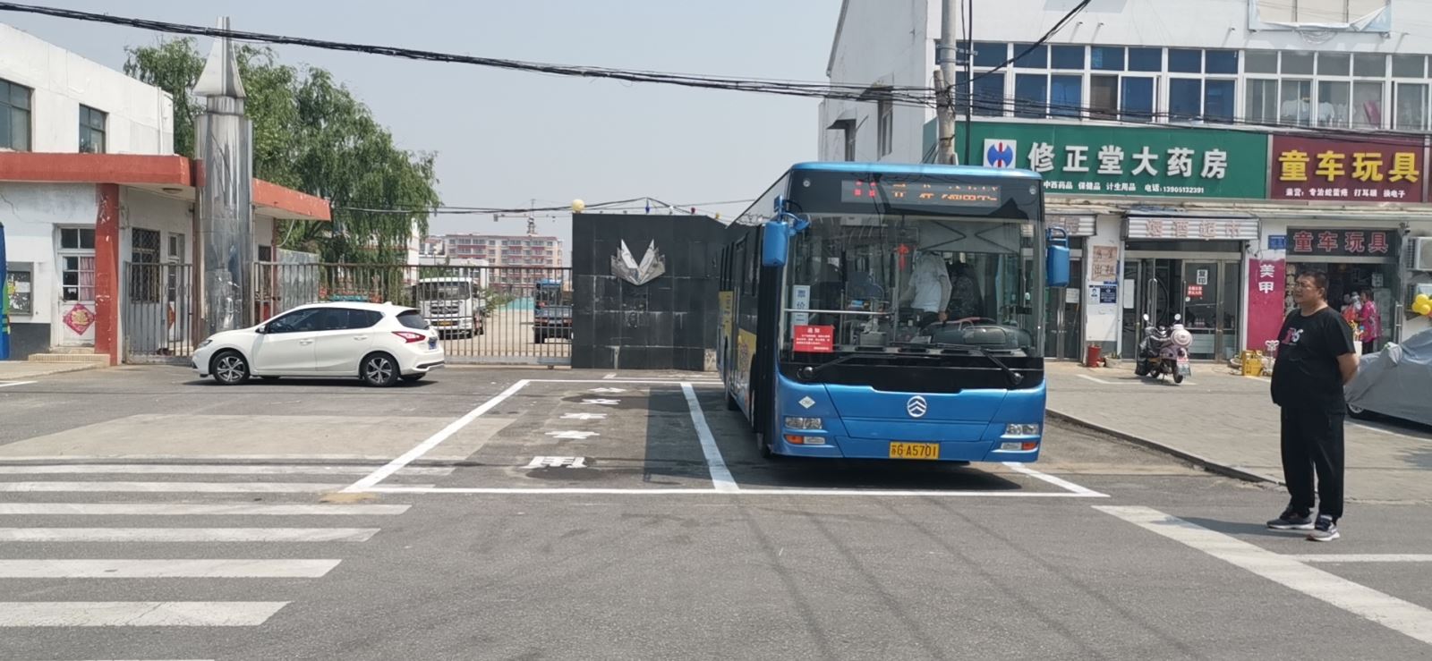 公交集團(tuán)公交事業(yè)一部積極對接浦南 鎮(zhèn)政府  規(guī)劃浦南公交?？奎c(diǎn)