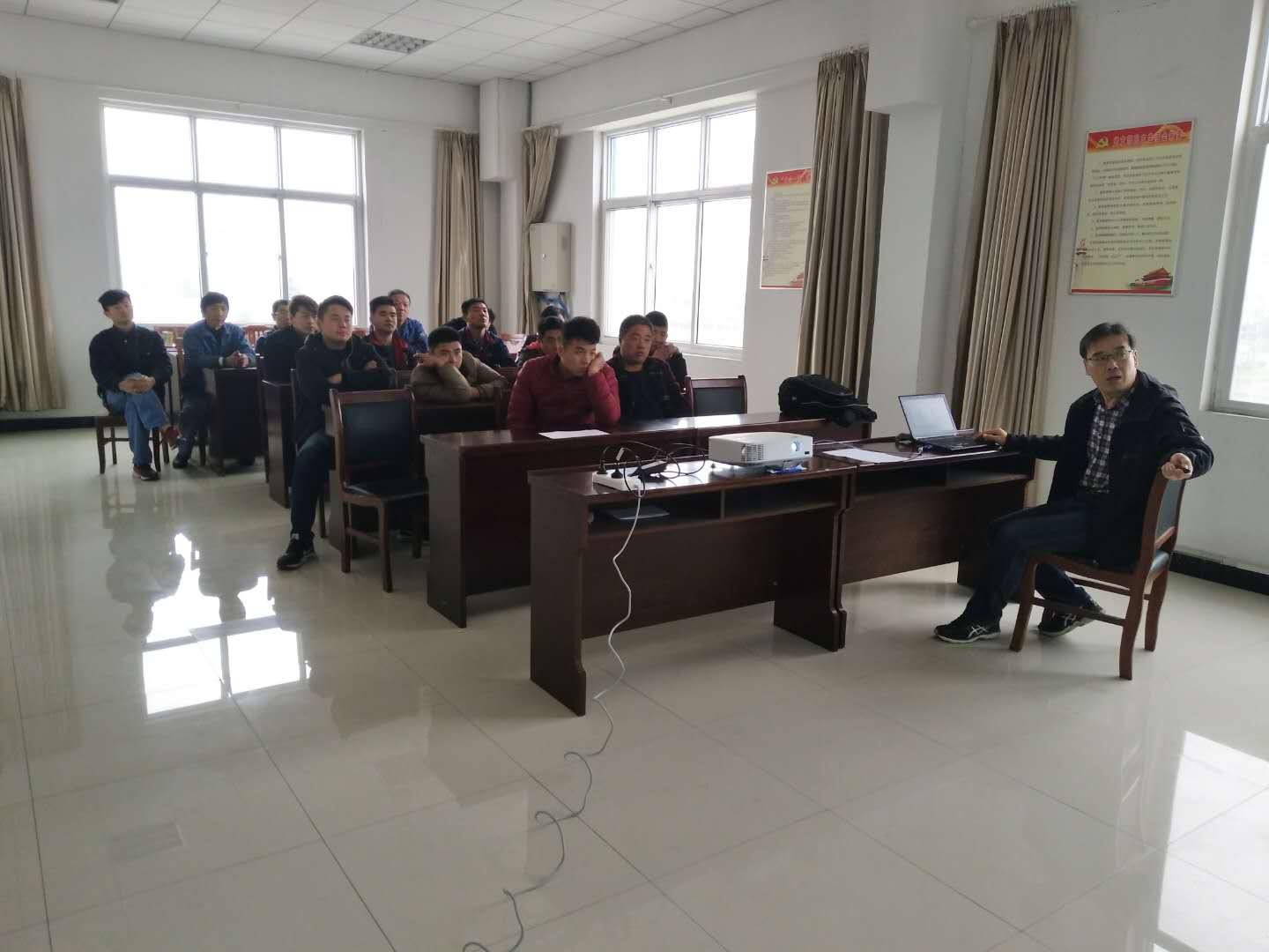 公交集團維修公司、大浦保養(yǎng)廠舉辦技能知識培訓活動
