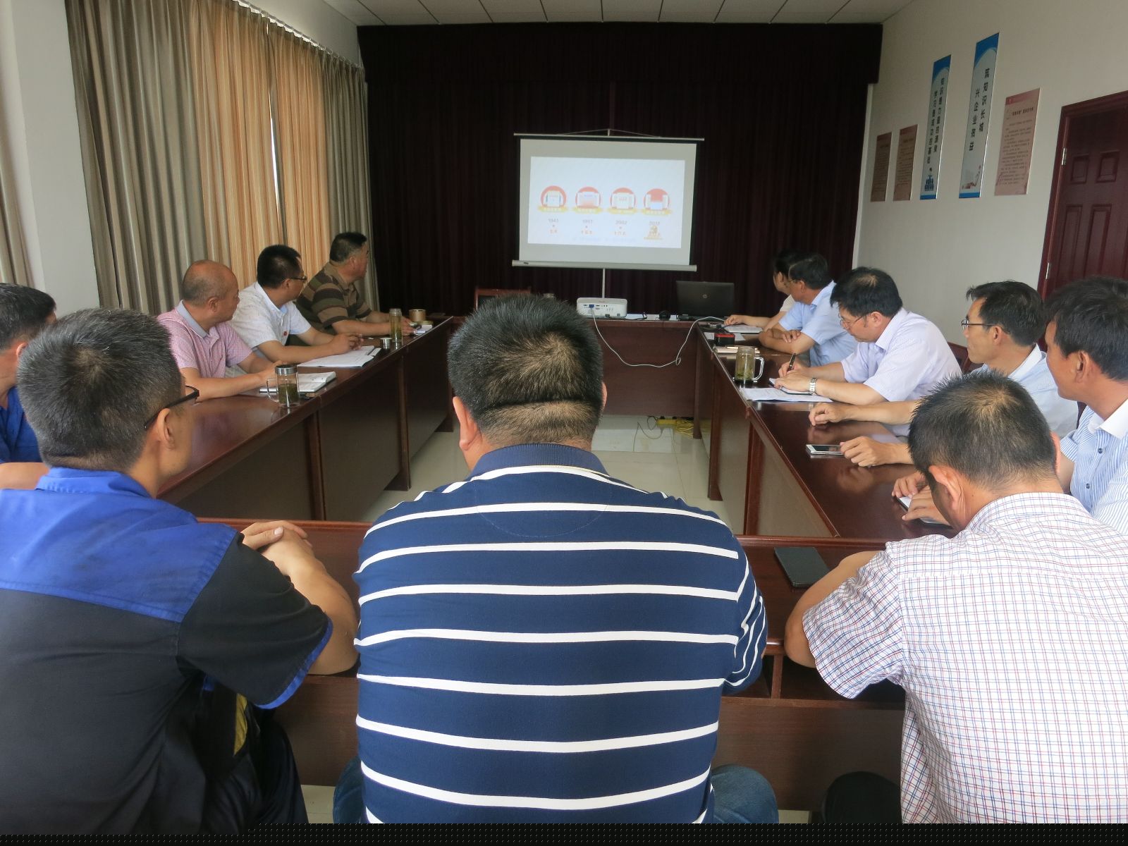 公交大浦廠、維修公司黨支部開展7月份“固定學(xué)習(xí)日”學(xué)習(xí)教育活動