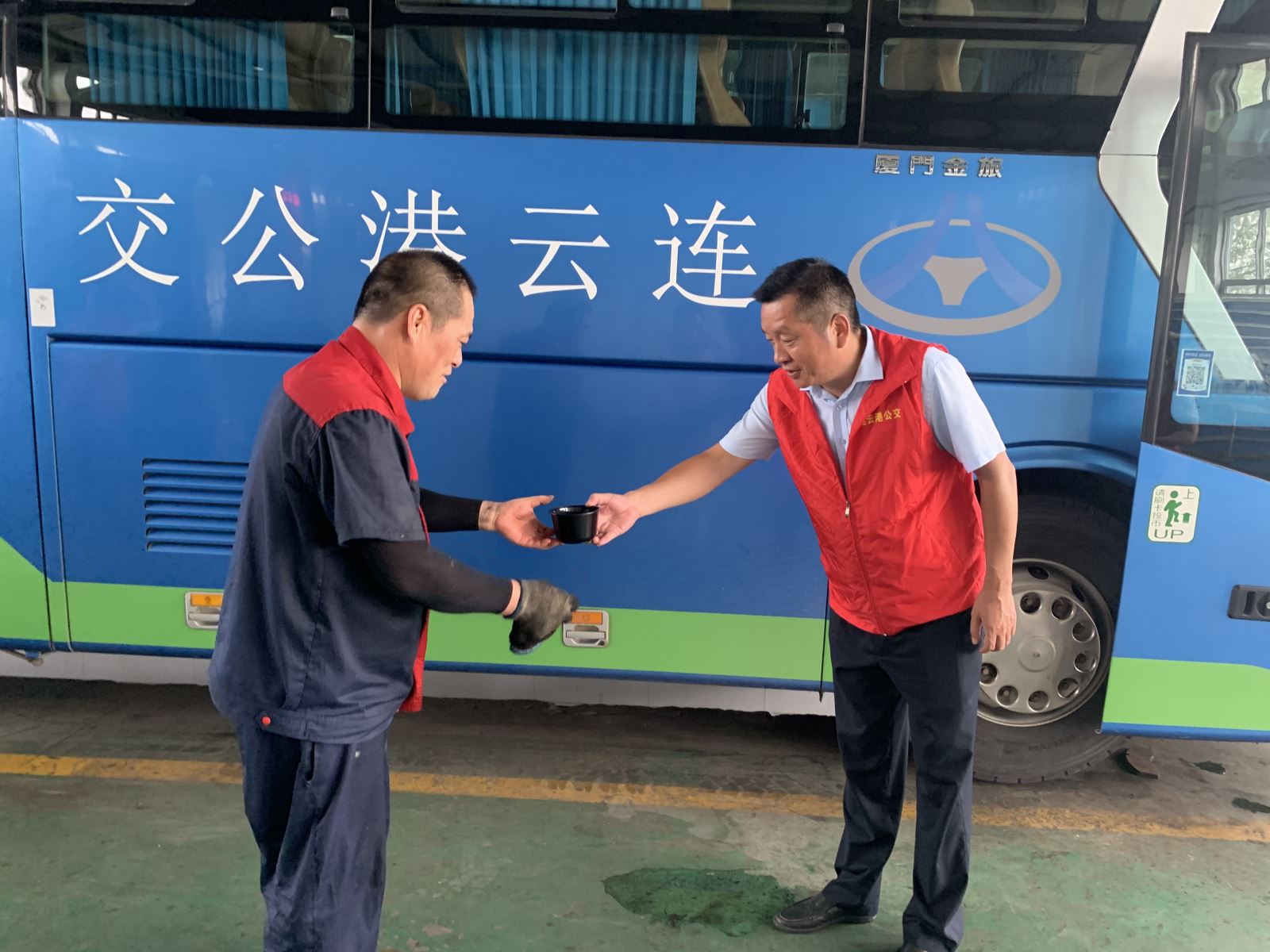 機務技術事業(yè)部黨支部開展“錘煉黨性踐初心 凝心聚力辦實事”志愿服務活動