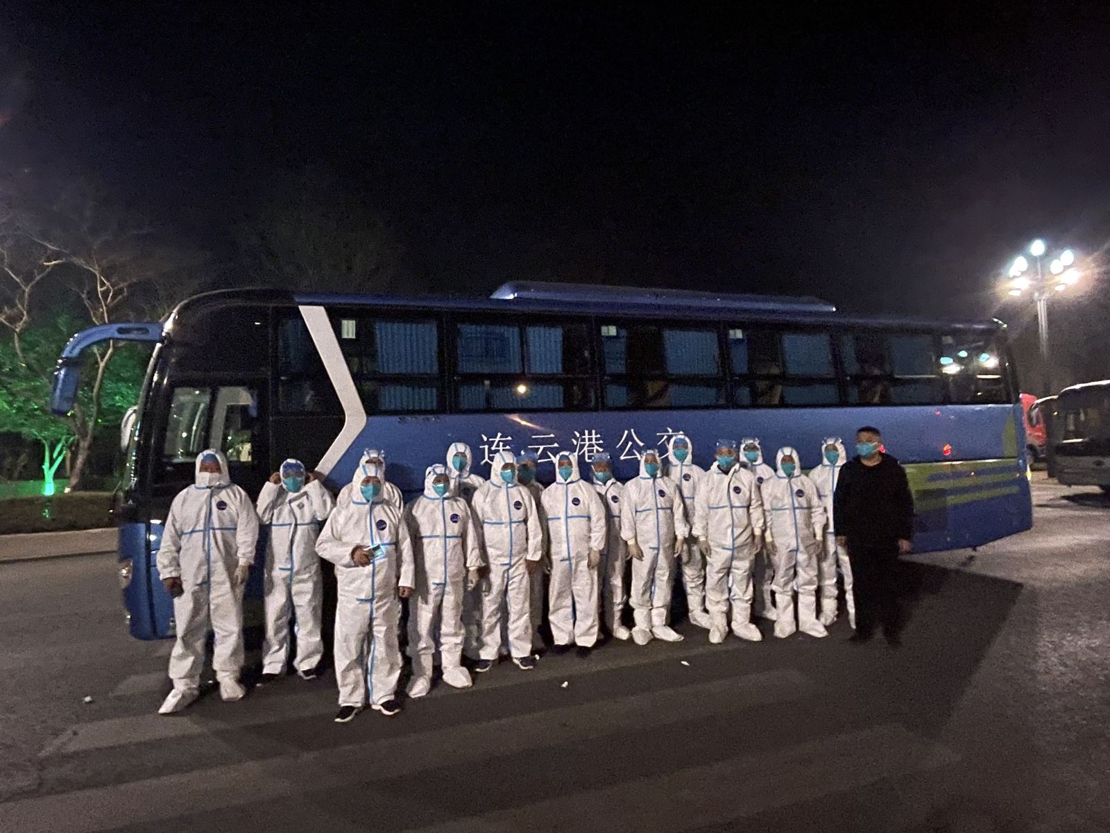 打響抗疫阻擊戰(zhàn)，公交集團(tuán)首批轉(zhuǎn)運(yùn)車輛正式啟用